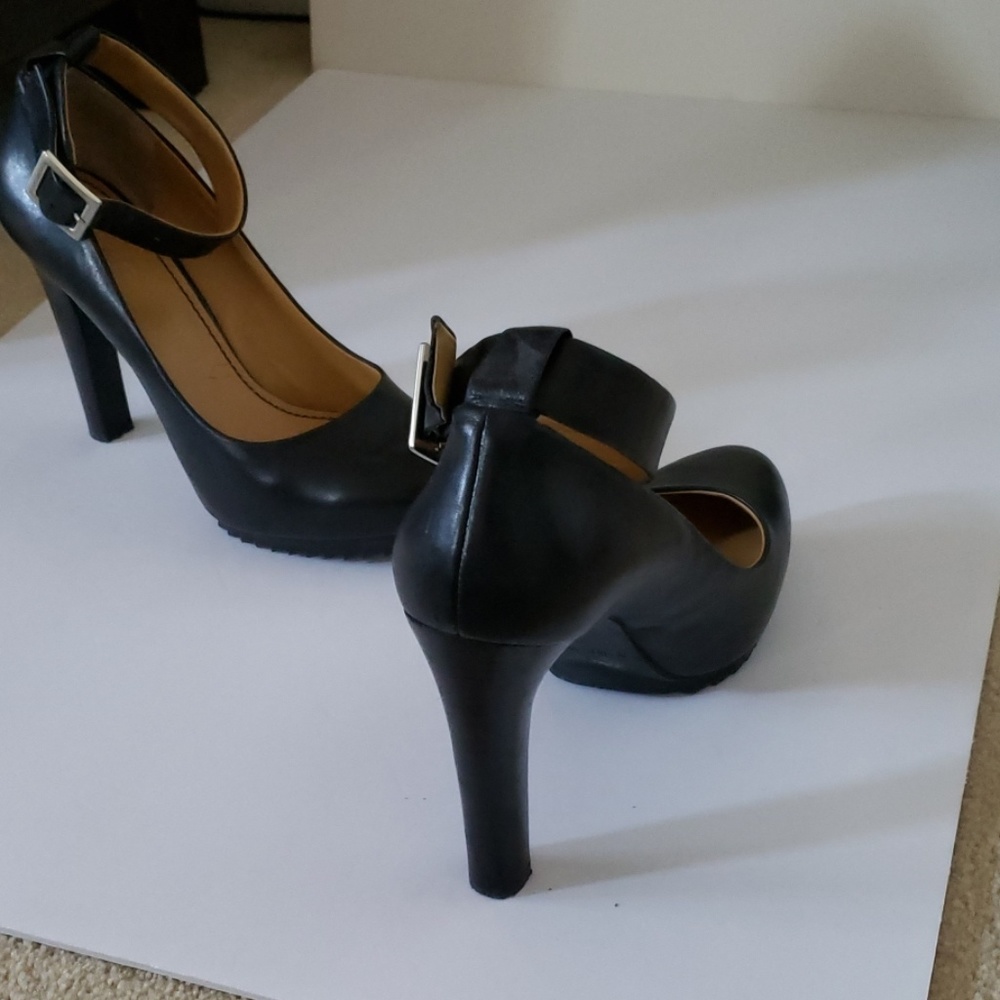 Shoes - Picture 3 of 3